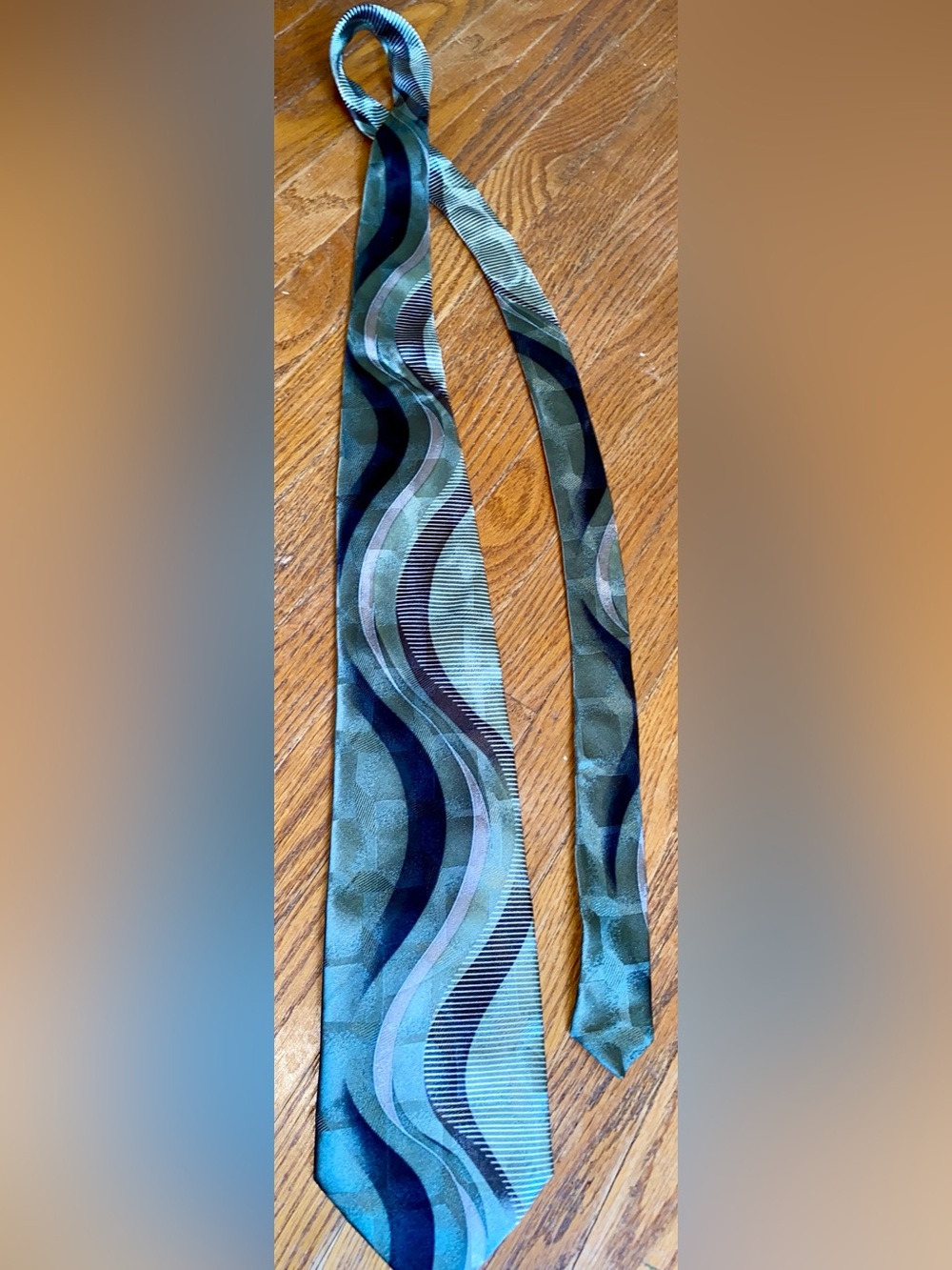Kailong Hand-Made Silk Olive Green Geometric Block Tie